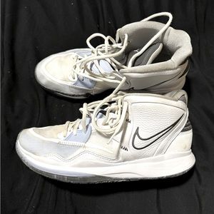 Nike Men's Kyrie Infinity Basketball Shoes, Size 10